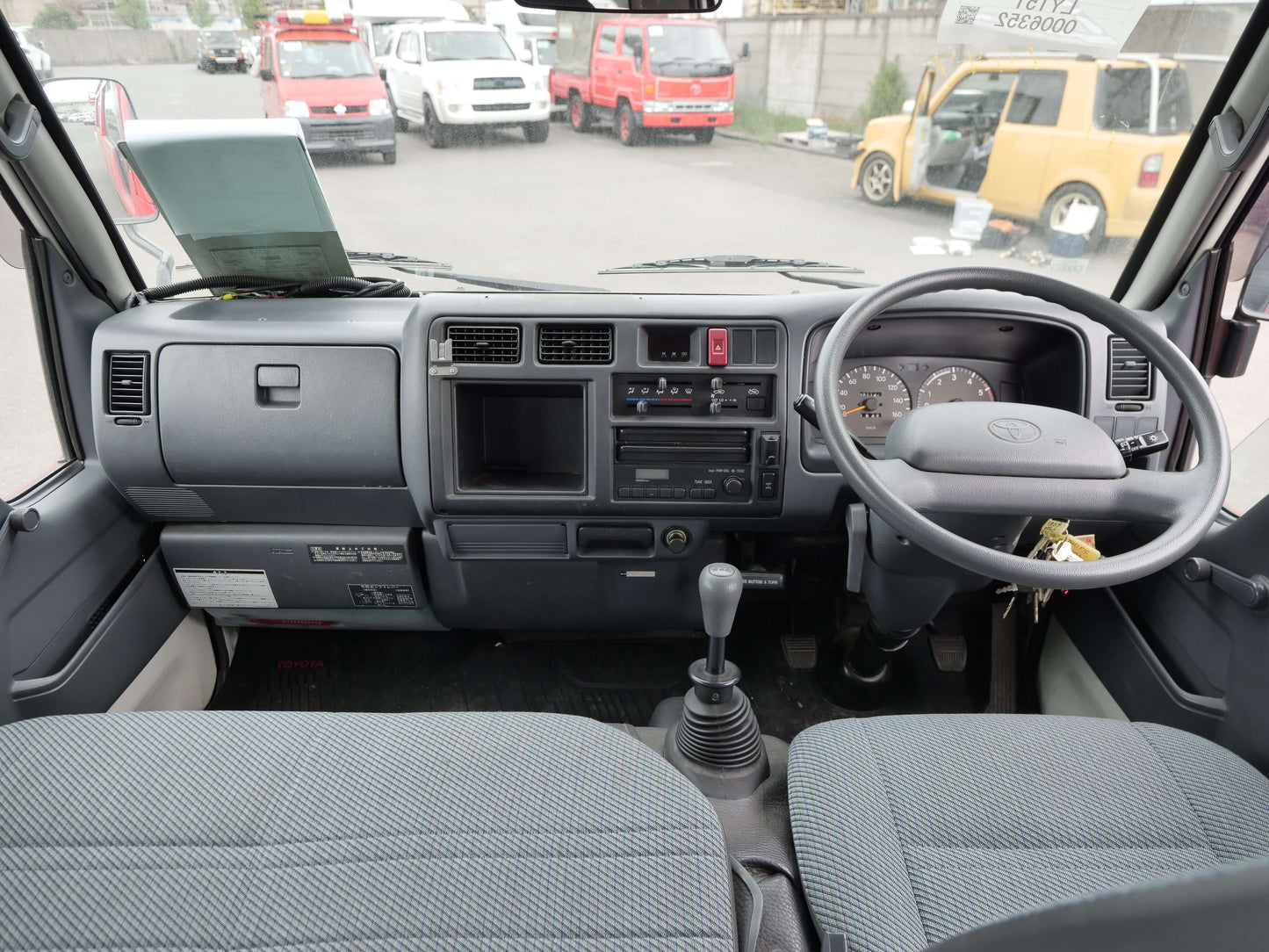1998 TOYOTA Hiace 4wd Double Cab Diesel Fire Truck