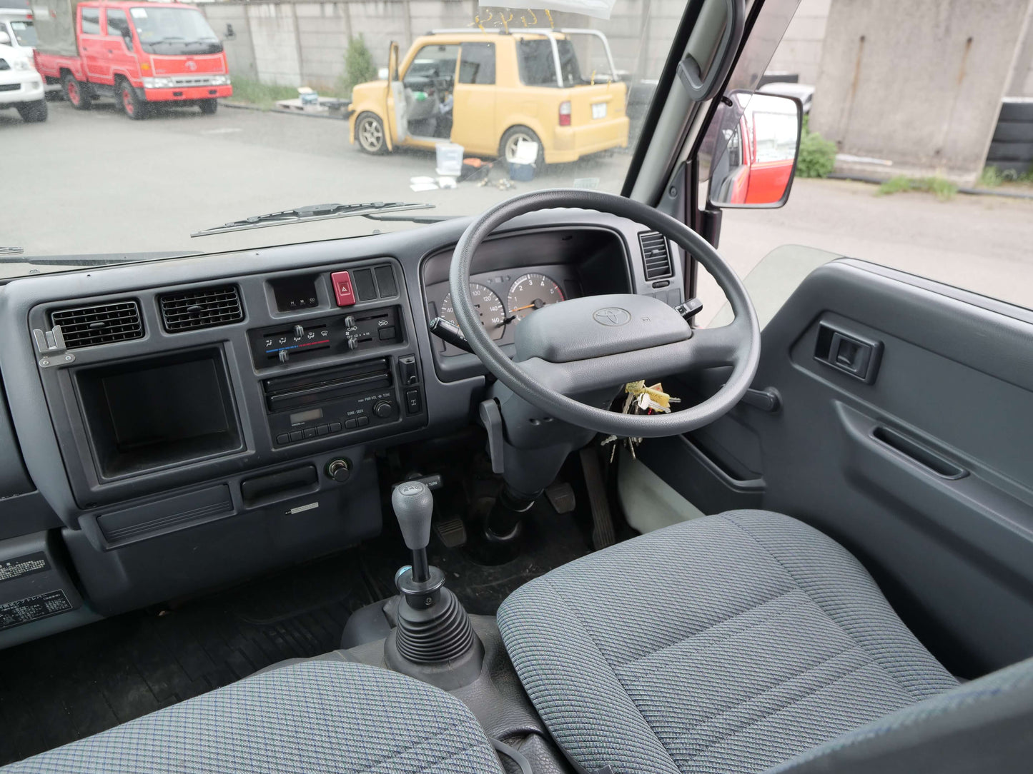 1998 TOYOTA Hiace 4wd Double Cab Diesel Fire Truck