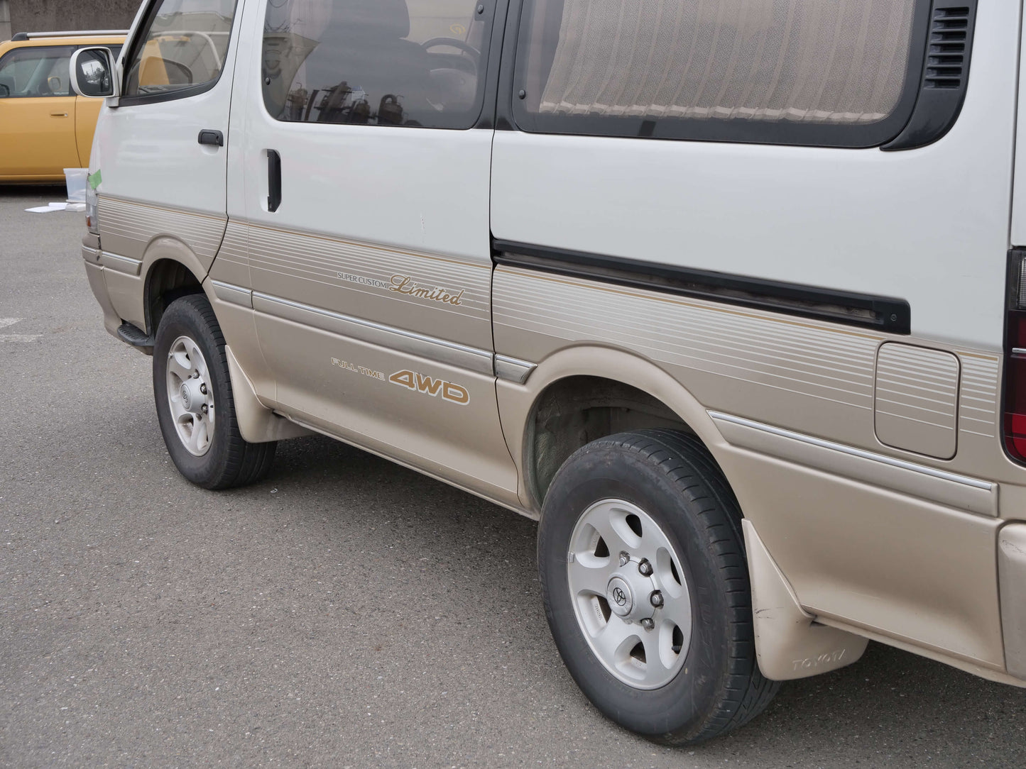 1993 TOYOTA HIACE SUPER CUSTOM LIMITED 4WD DIESEL VAN