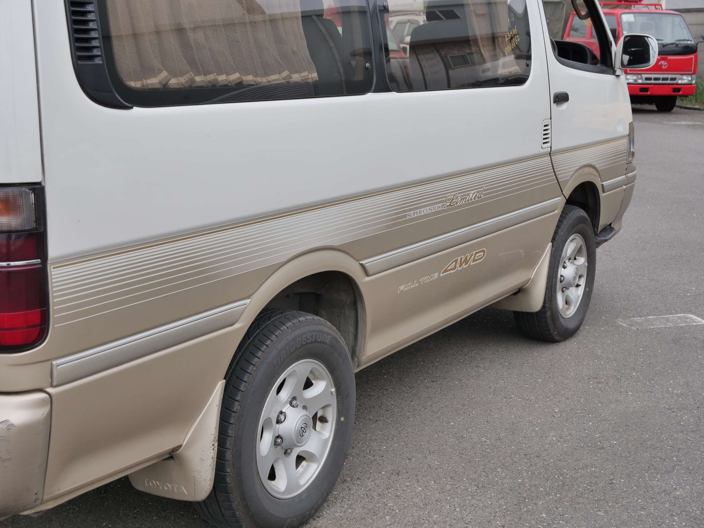 1993 TOYOTA HIACE SUPER CUSTOM LIMITED 4WD DIESEL VAN