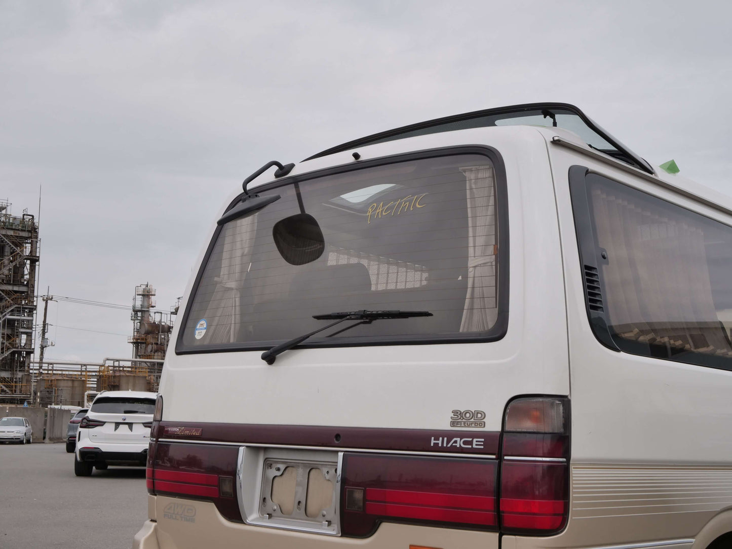1993 TOYOTA HIACE SUPER CUSTOM LIMITED 4WD DIESEL VAN