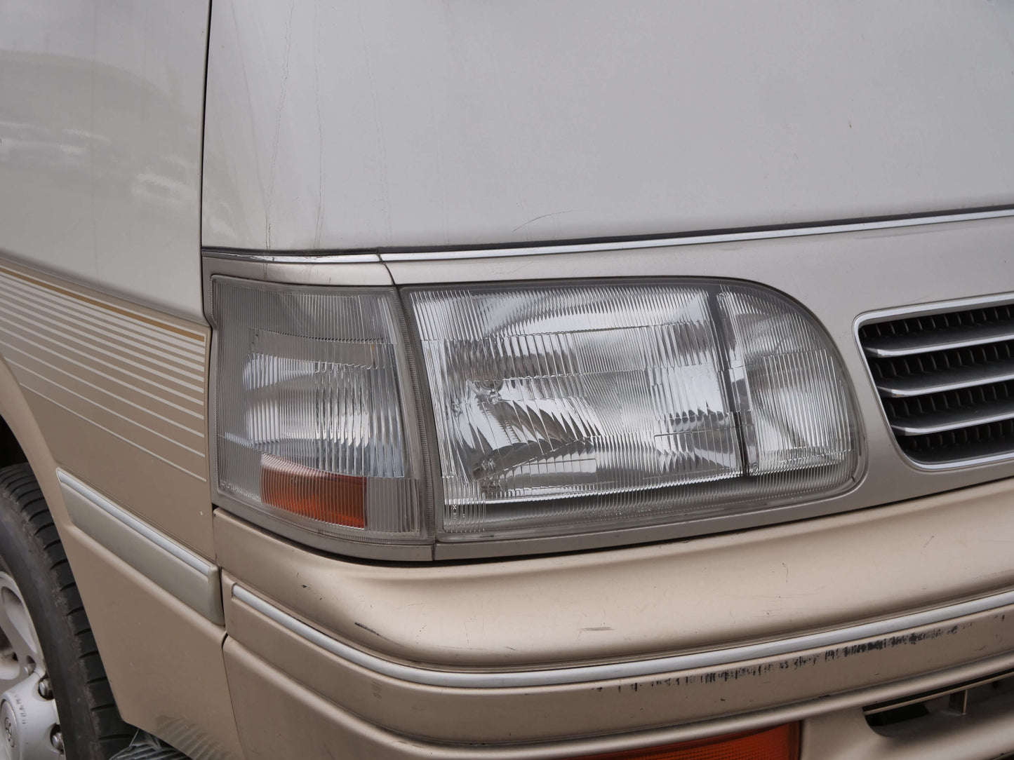 1993 TOYOTA HIACE SUPER CUSTOM LIMITED 4WD DIESEL VAN