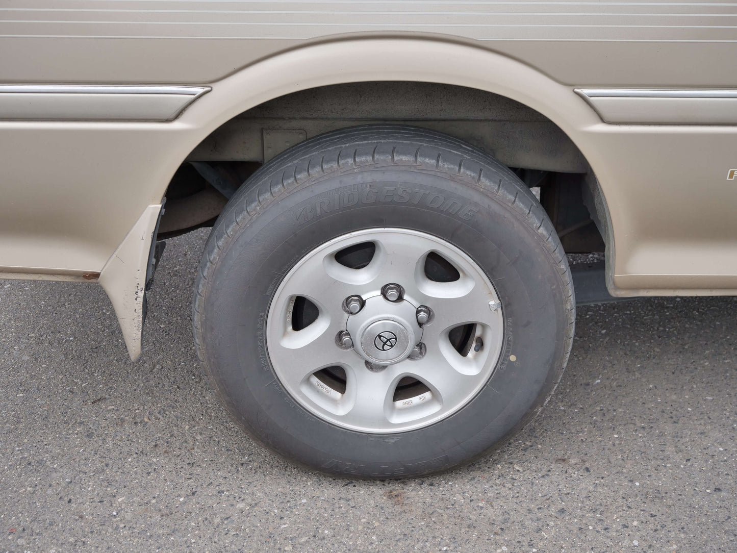 1993 TOYOTA HIACE SUPER CUSTOM LIMITED 4WD DIESEL VAN
