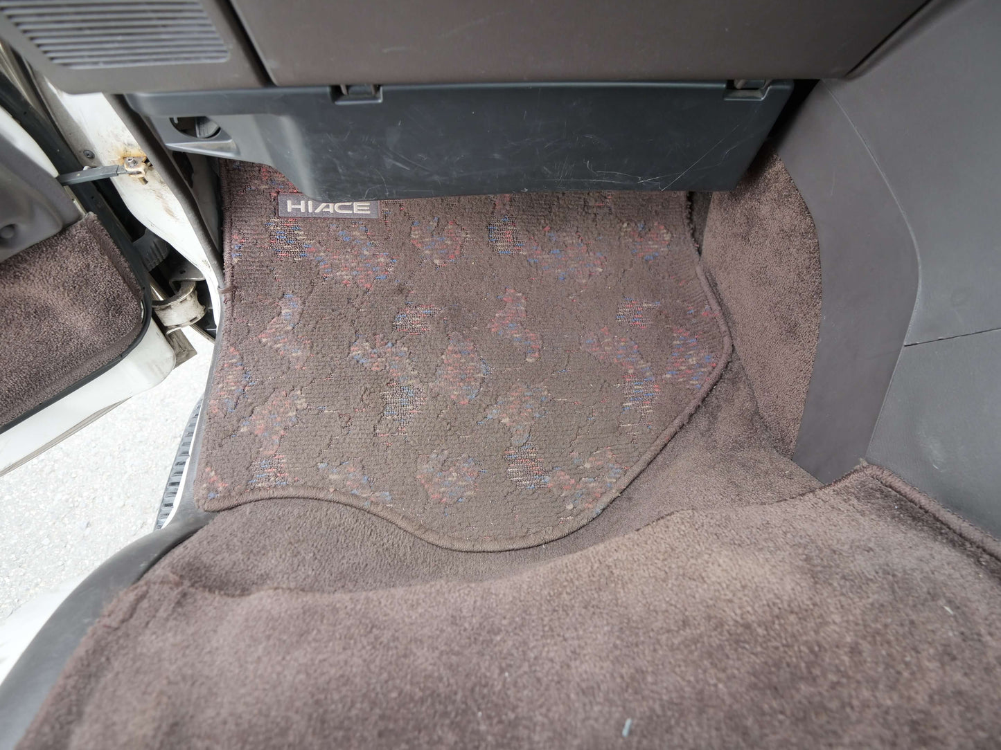1993 TOYOTA HIACE SUPER CUSTOM LIMITED 4WD DIESEL VAN