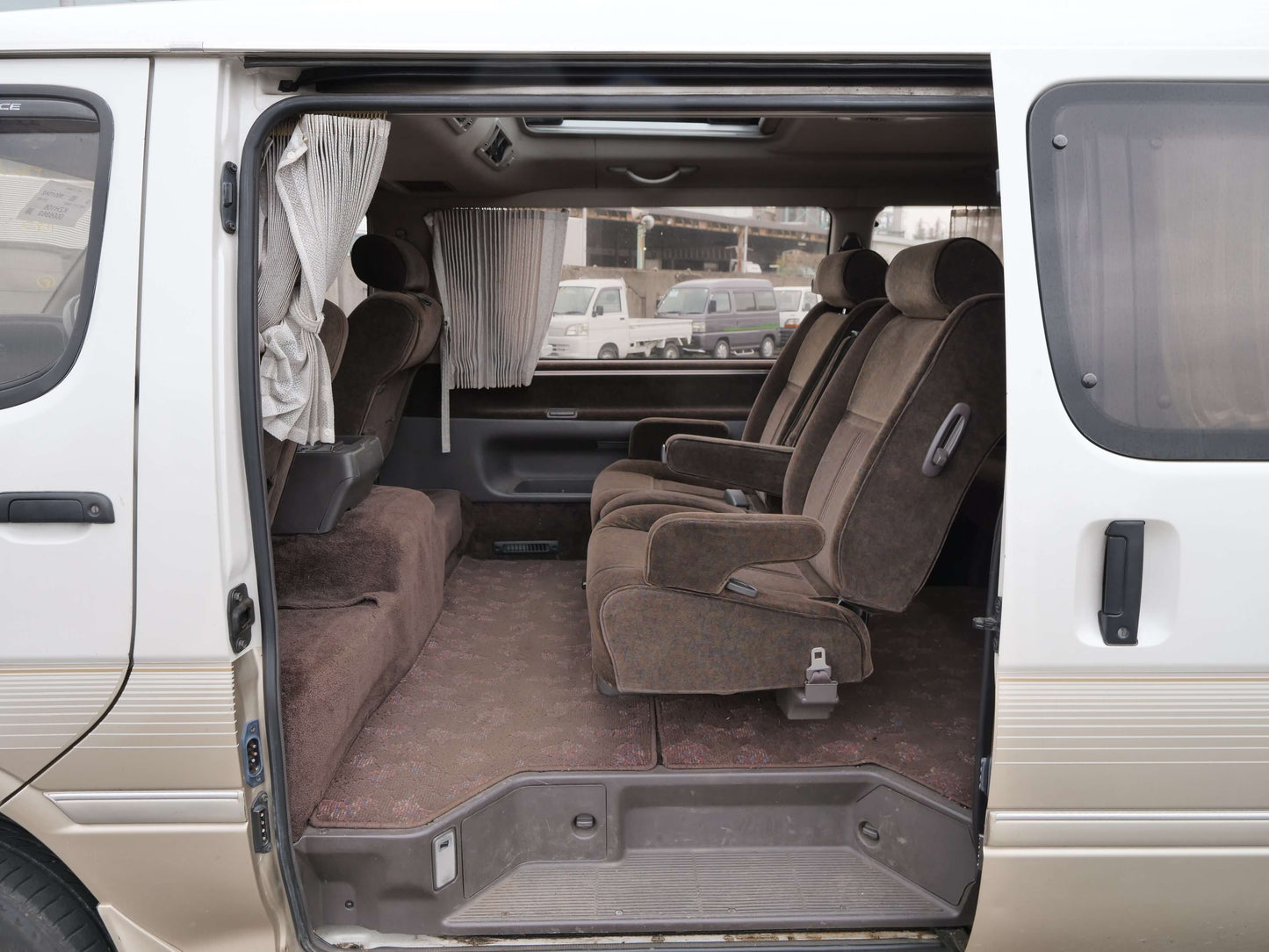 1993 TOYOTA HIACE SUPER CUSTOM LIMITED 4WD DIESEL VAN