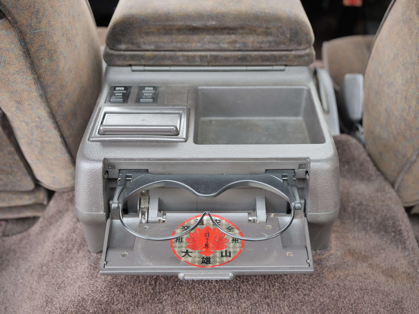 1993 TOYOTA HIACE SUPER CUSTOM LIMITED 4WD DIESEL VAN