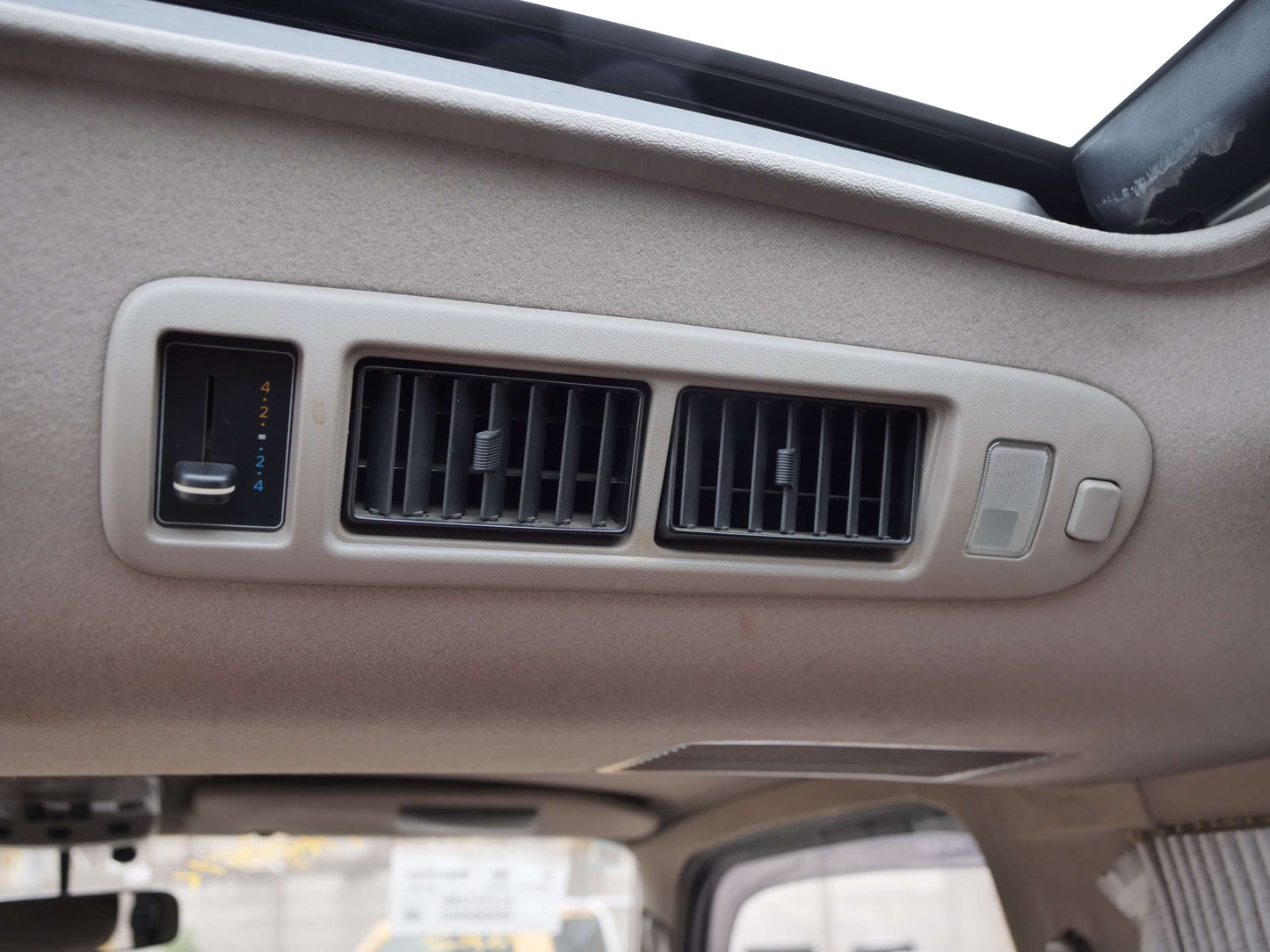 1993 TOYOTA HIACE SUPER CUSTOM LIMITED 4WD DIESEL VAN