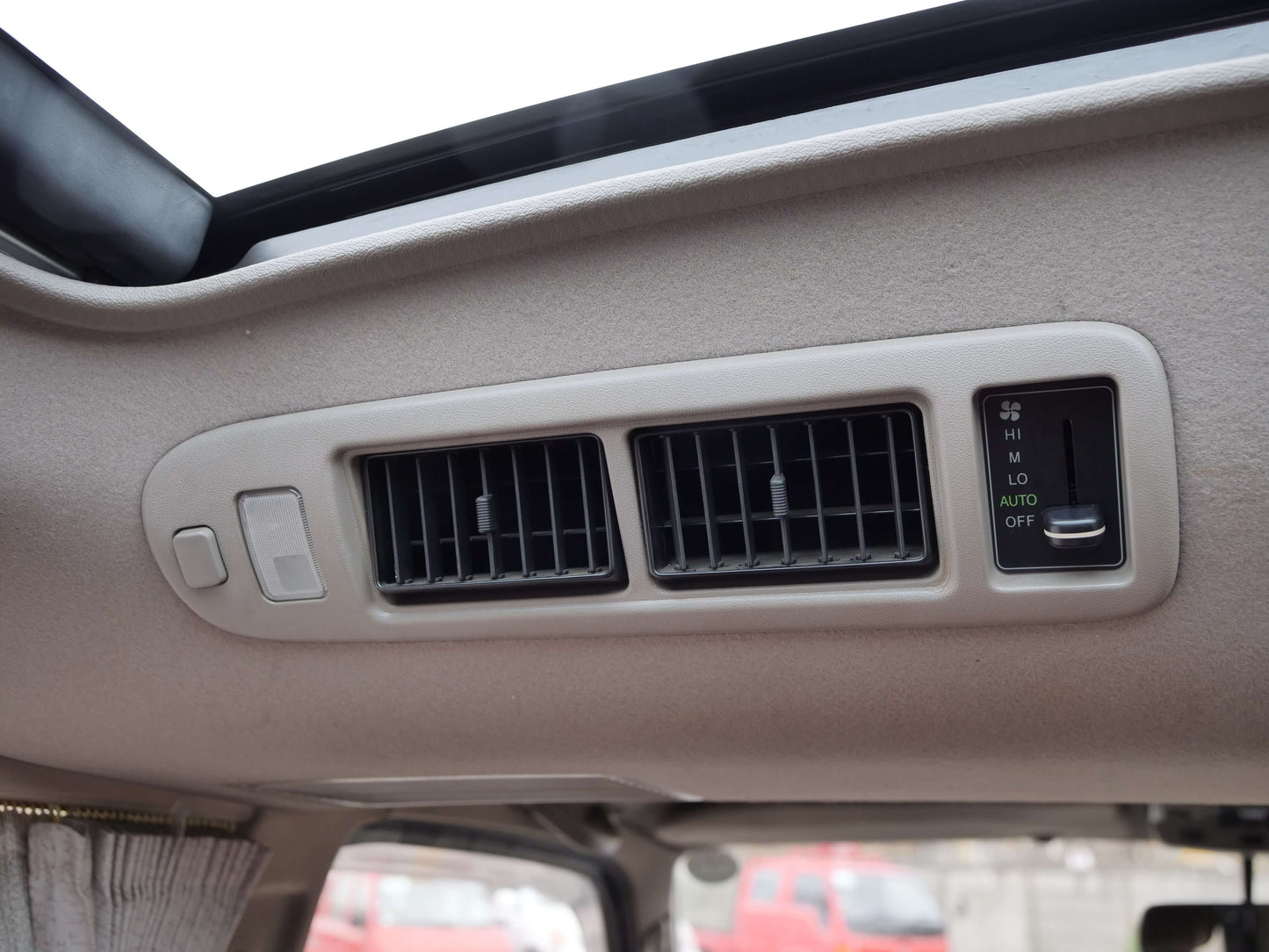 1993 TOYOTA HIACE SUPER CUSTOM LIMITED 4WD DIESEL VAN