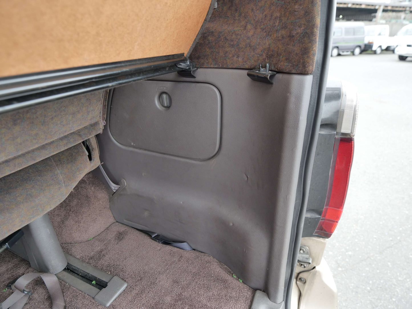 1993 TOYOTA HIACE SUPER CUSTOM LIMITED 4WD DIESEL VAN