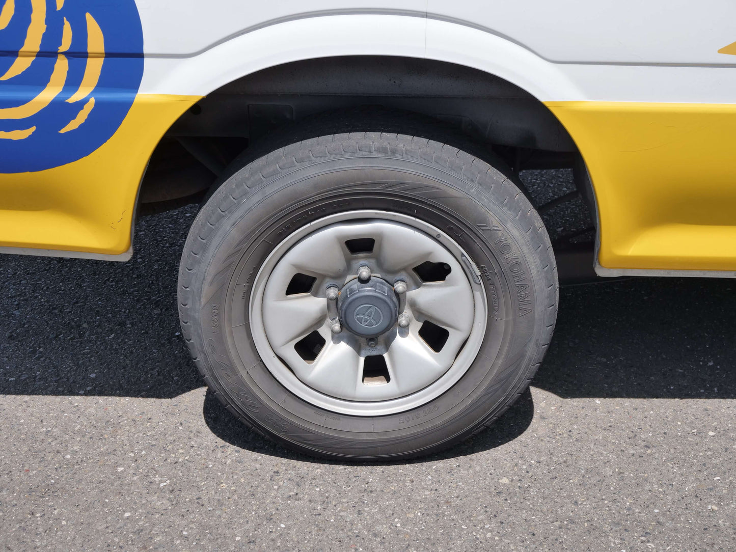 2000 TOYOTA HIACE Extended Wheelbase 4WD DIESEL VAN