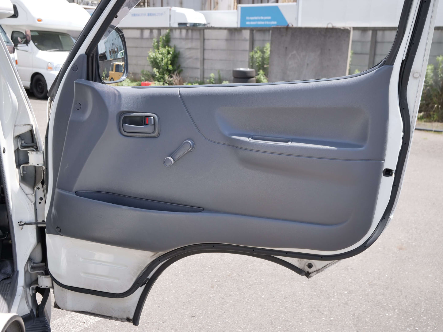 2000 TOYOTA HIACE Extended Wheelbase 4WD DIESEL VAN