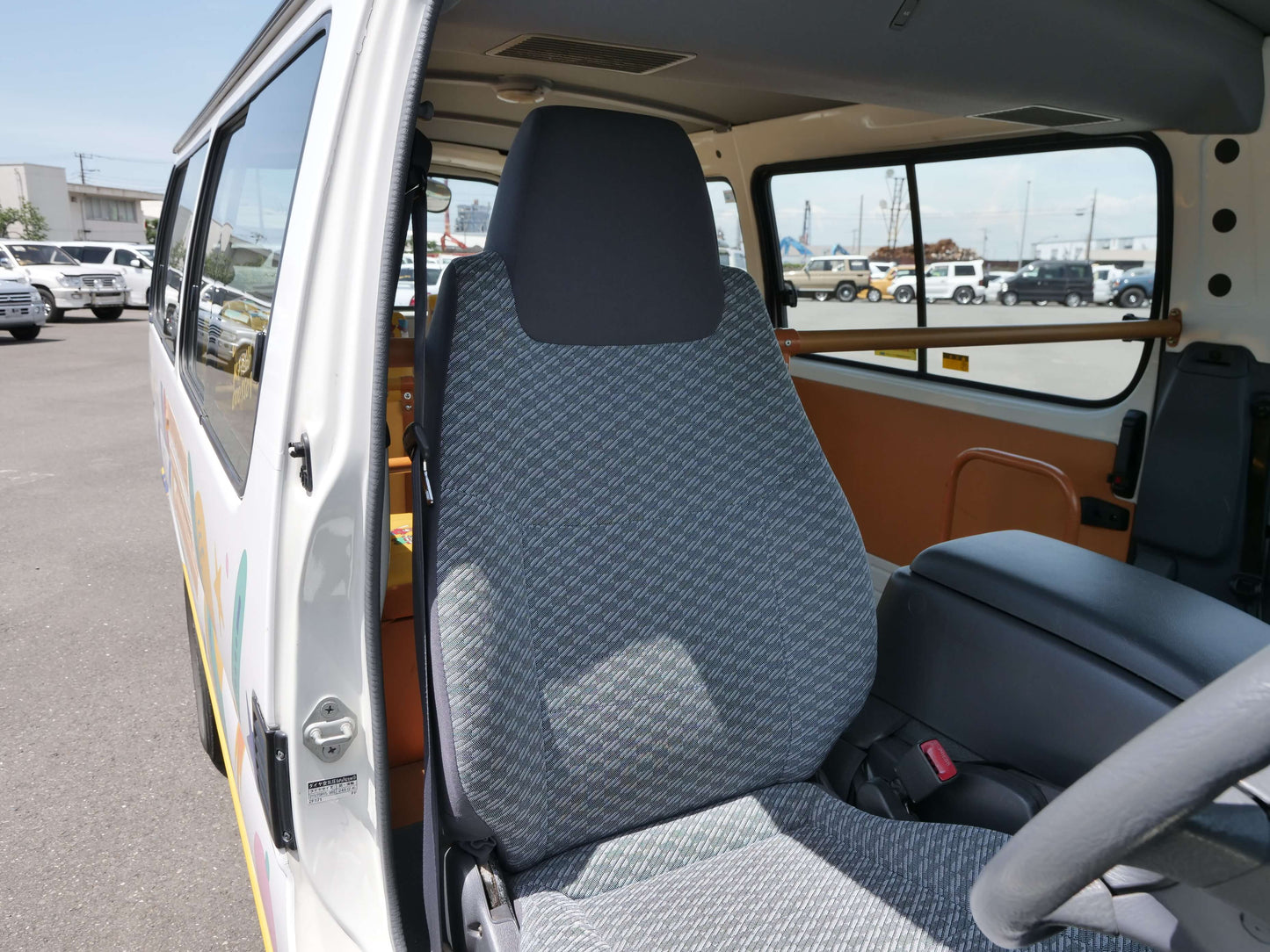 2000 TOYOTA HIACE Extended Wheelbase 4WD DIESEL VAN