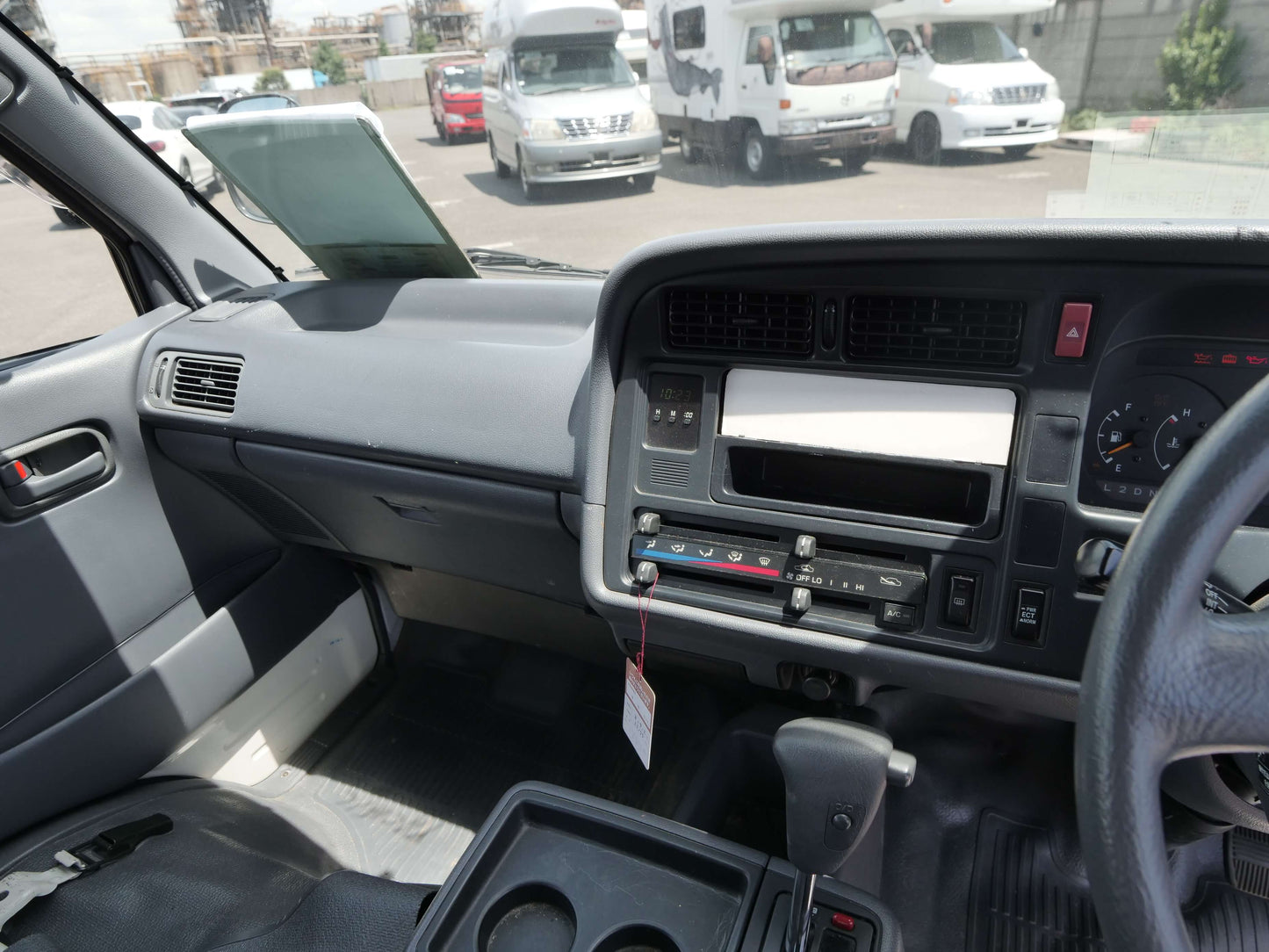 2000 TOYOTA HIACE Extended Wheelbase 4WD DIESEL VAN