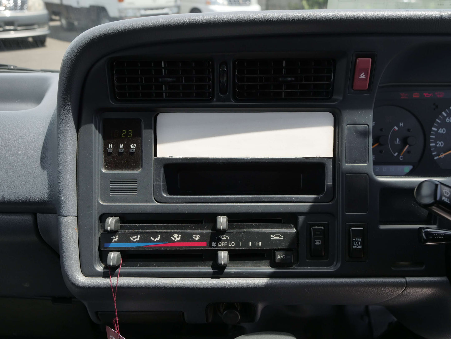 2000 TOYOTA HIACE Extended Wheelbase 4WD DIESEL VAN