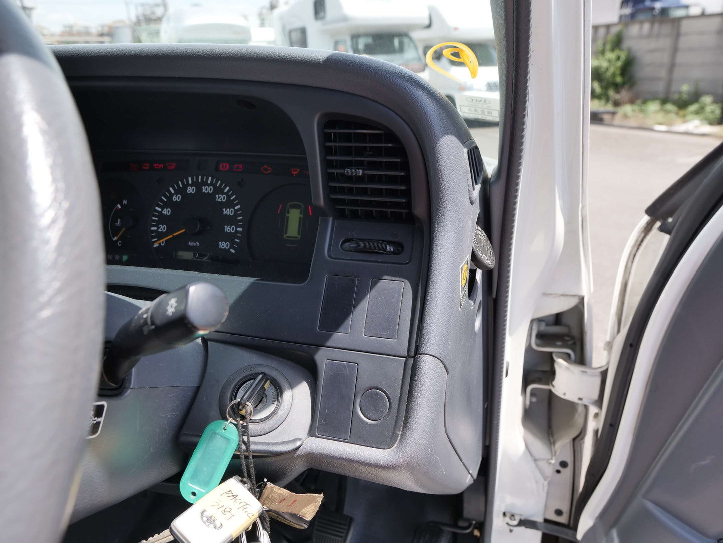2000 TOYOTA HIACE Extended Wheelbase 4WD DIESEL VAN