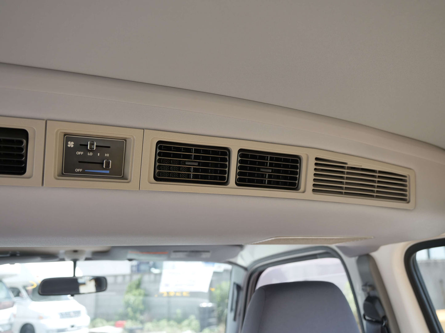 2000 TOYOTA HIACE Extended Wheelbase 4WD DIESEL VAN