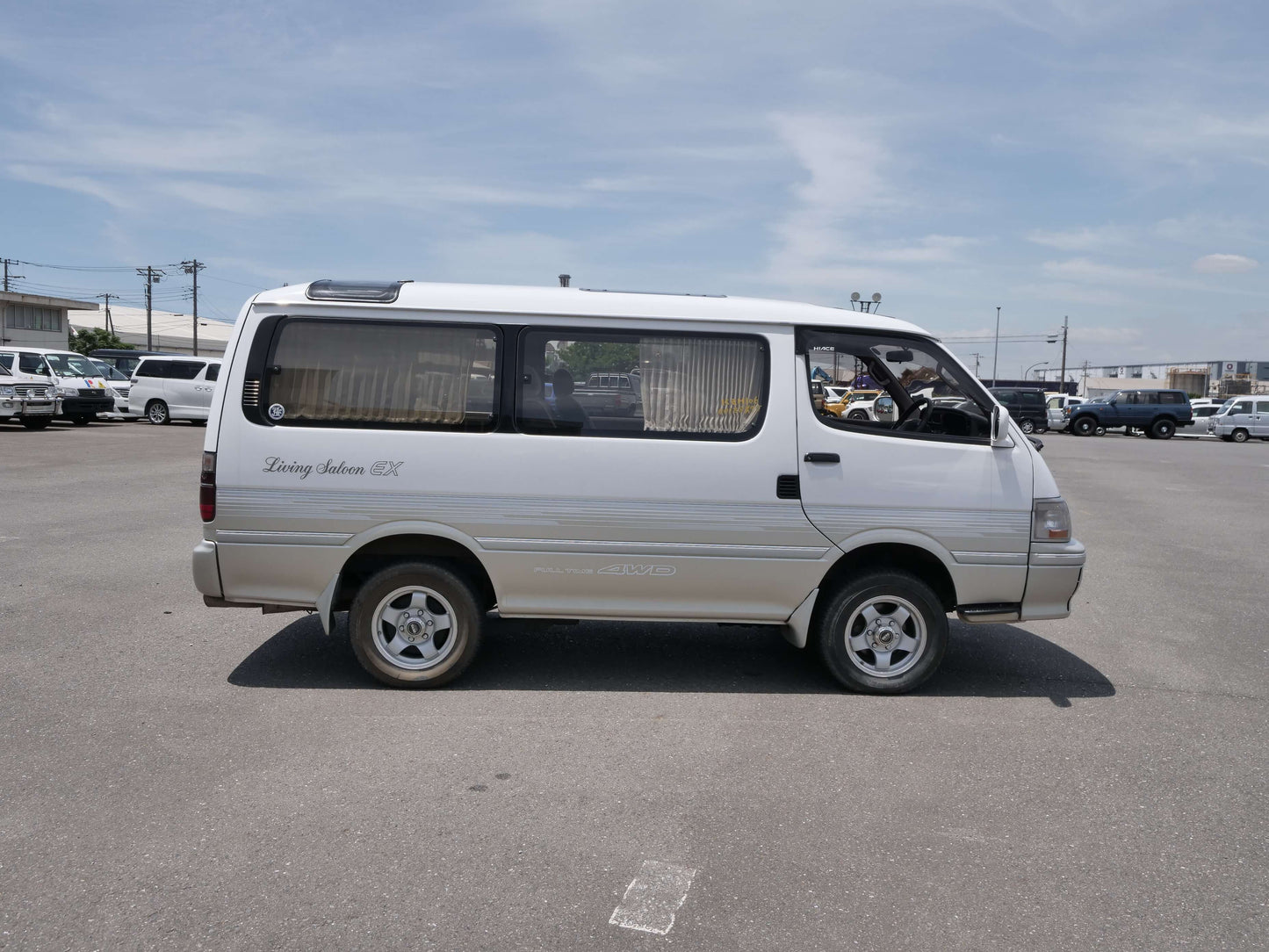 1995 TOYOTA HIACE SUPER CUSTOM 4WD DIESEL VAN