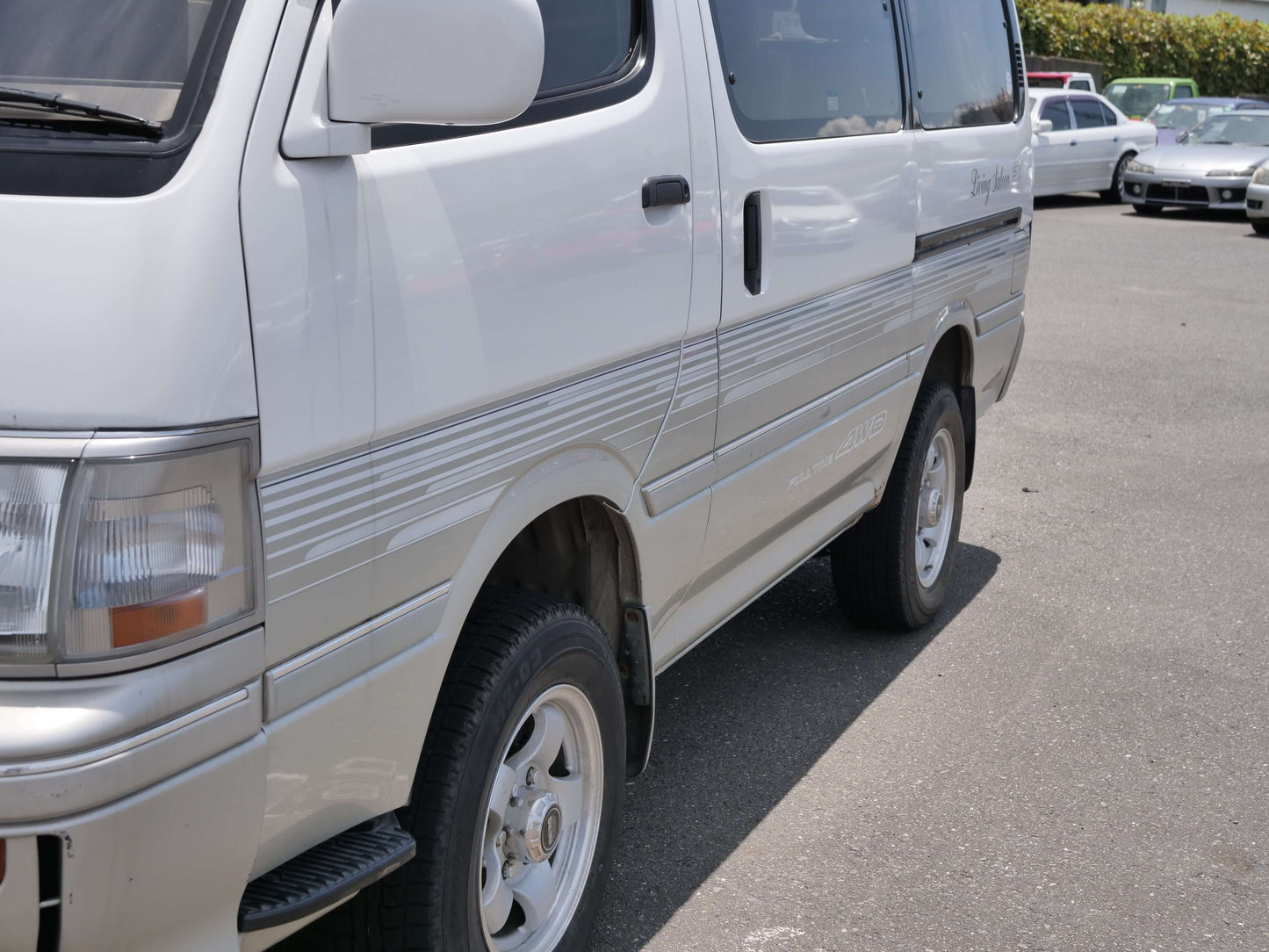 1995 TOYOTA HIACE SUPER CUSTOM 4WD DIESEL VAN