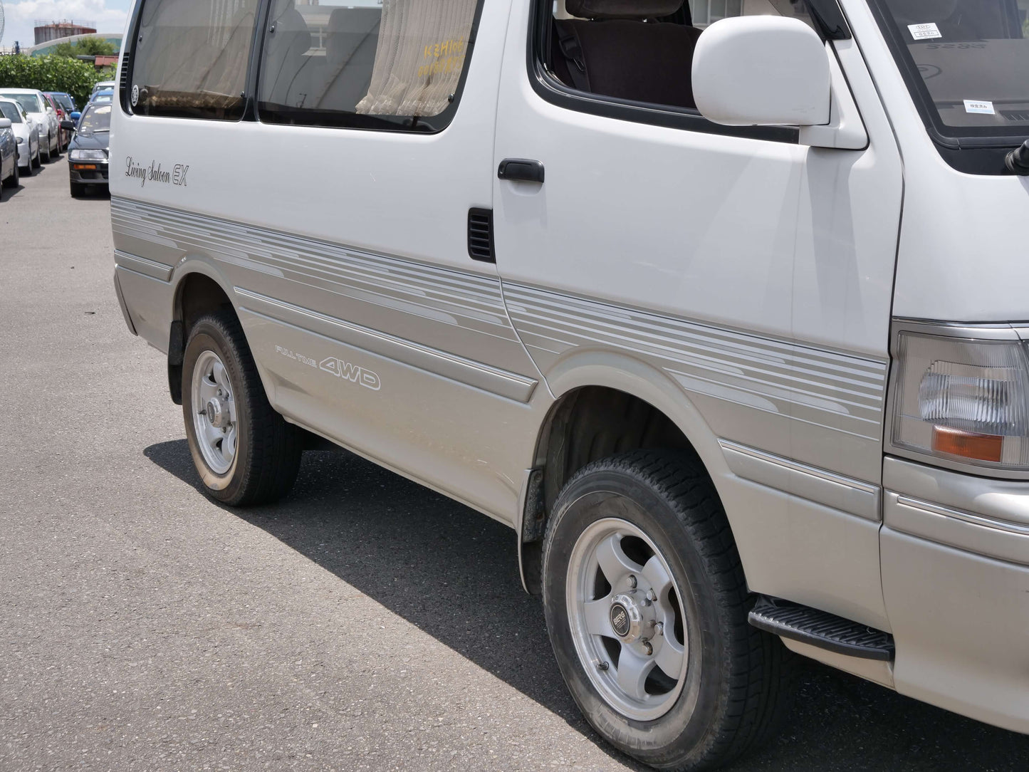 1995 TOYOTA HIACE SUPER CUSTOM 4WD DIESEL VAN