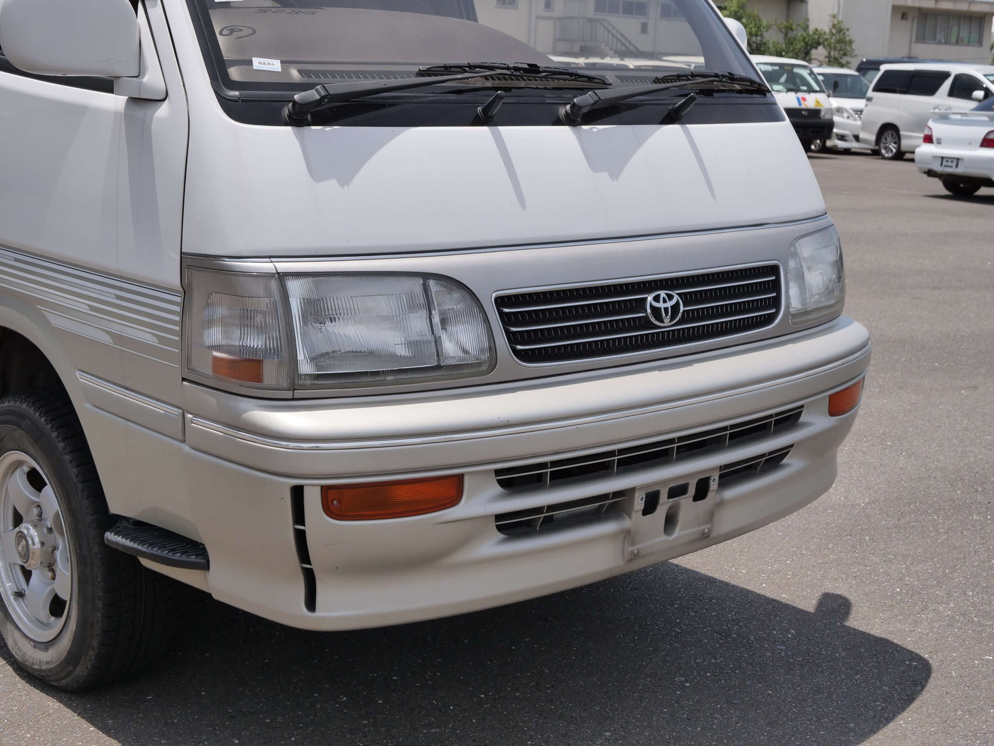 1995 TOYOTA HIACE SUPER CUSTOM 4WD DIESEL VAN