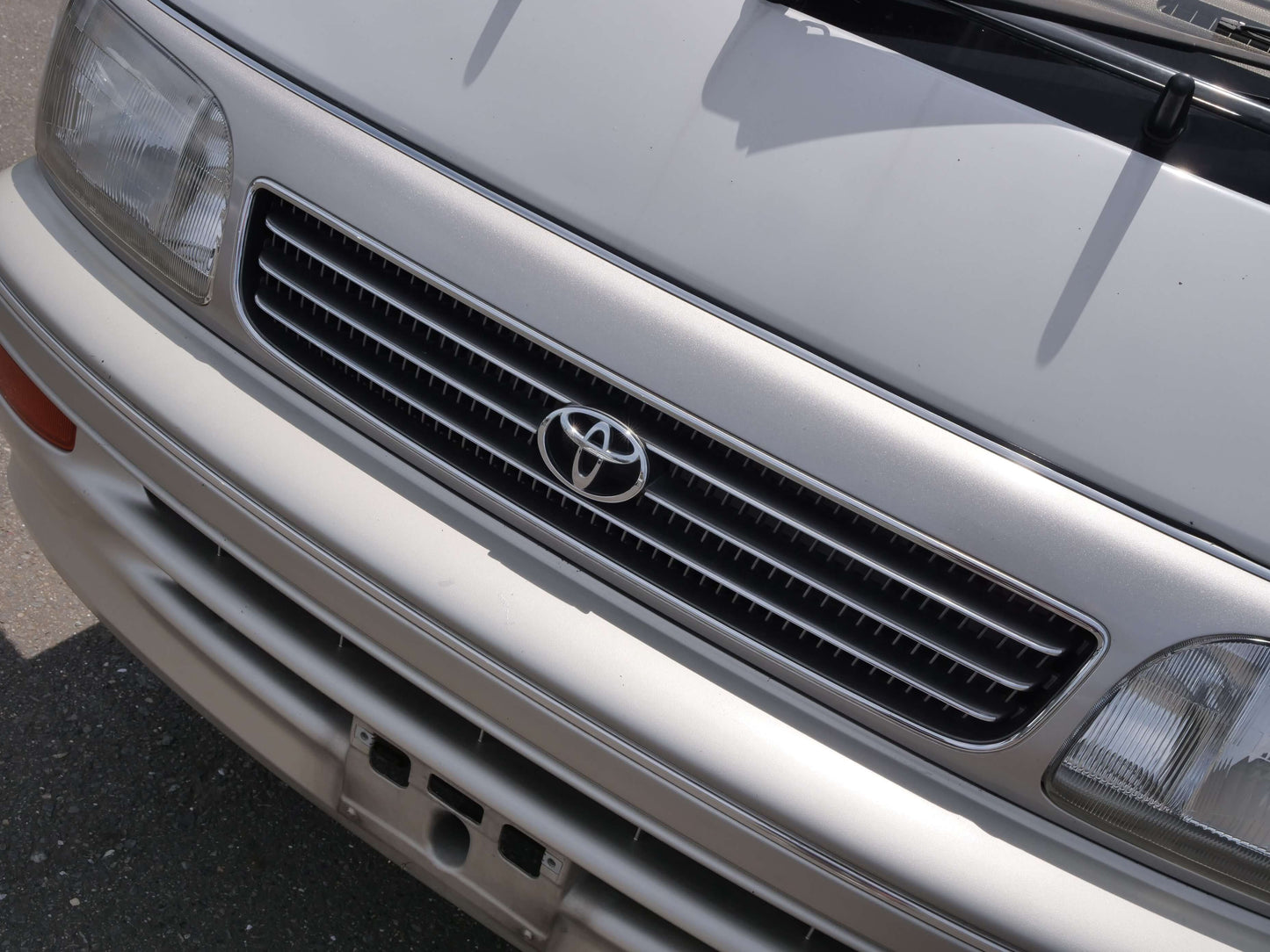 1995 TOYOTA HIACE SUPER CUSTOM 4WD DIESEL VAN
