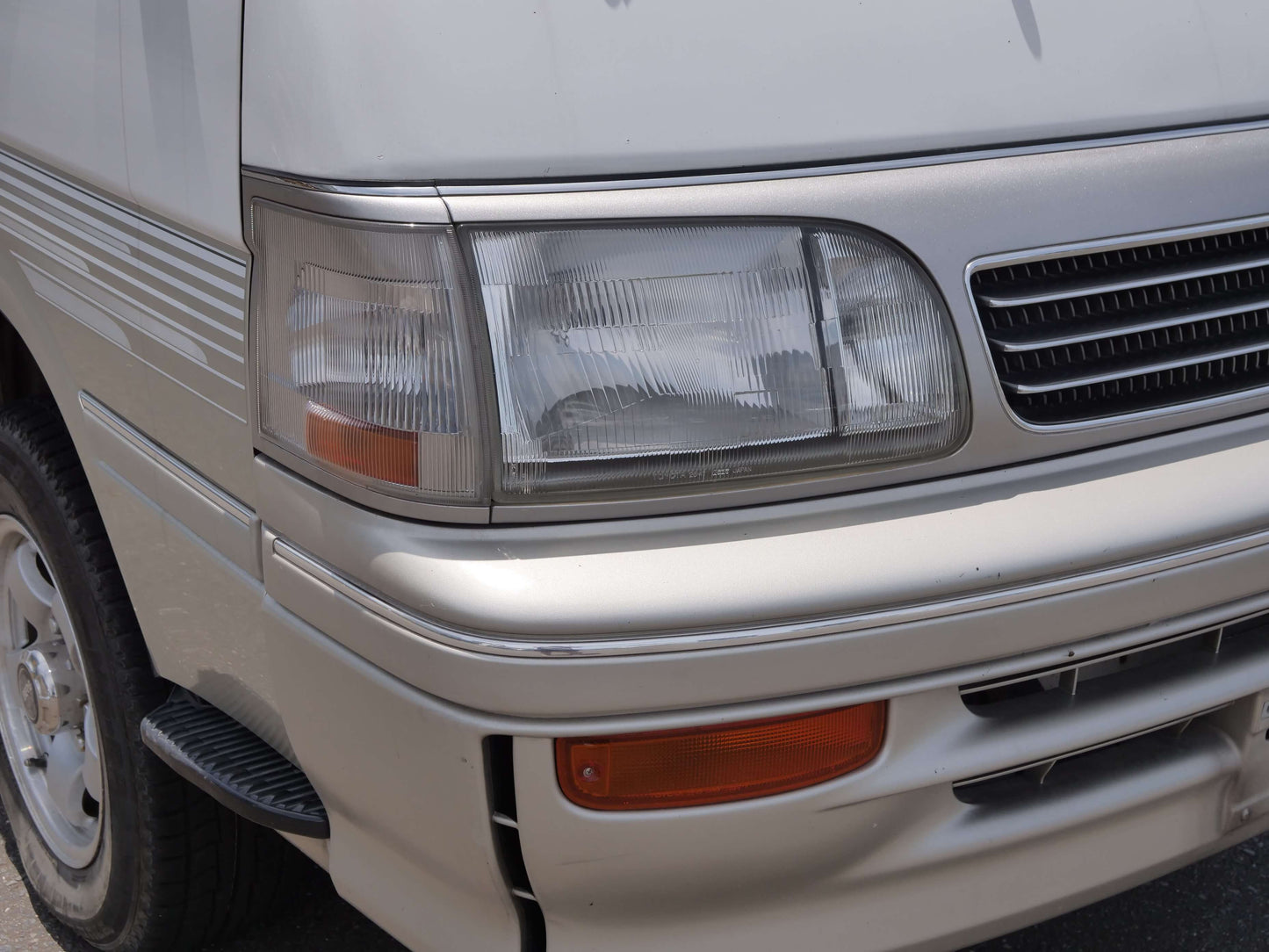 1995 TOYOTA HIACE SUPER CUSTOM 4WD DIESEL VAN