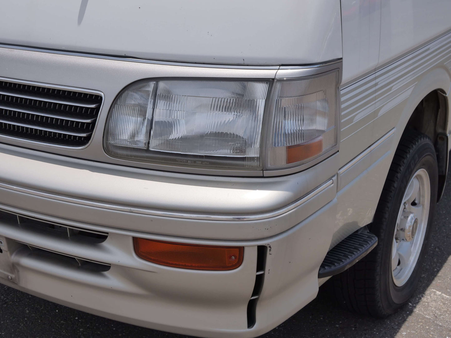 1995 TOYOTA HIACE SUPER CUSTOM 4WD DIESEL VAN