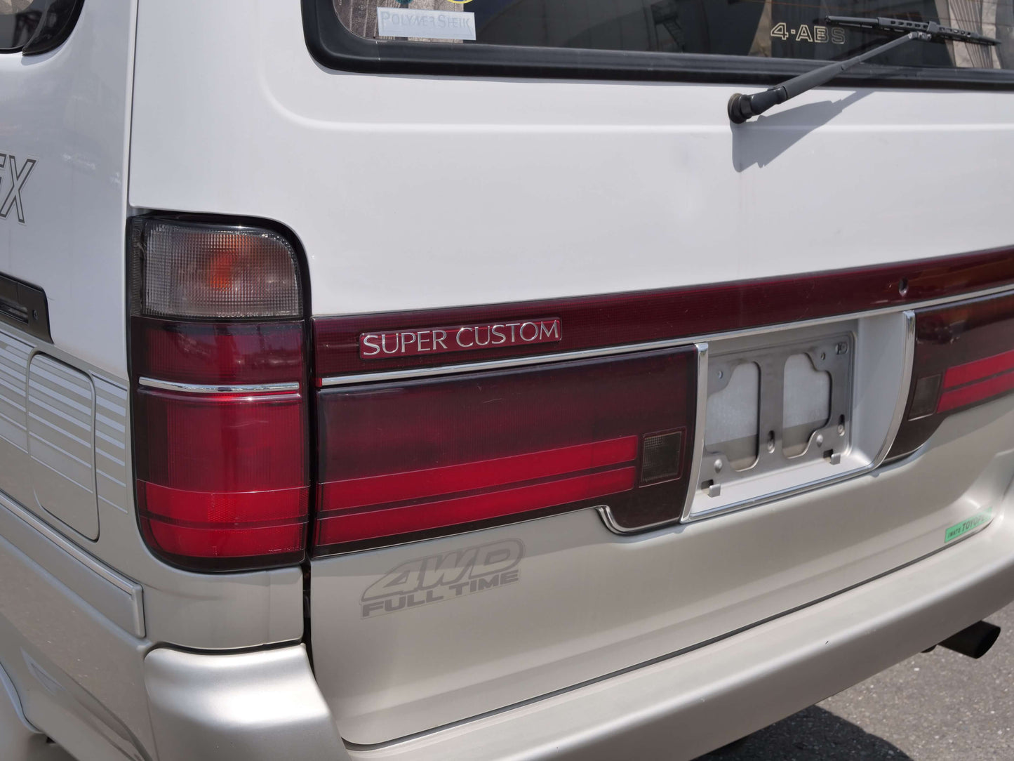 1995 TOYOTA HIACE SUPER CUSTOM 4WD DIESEL VAN