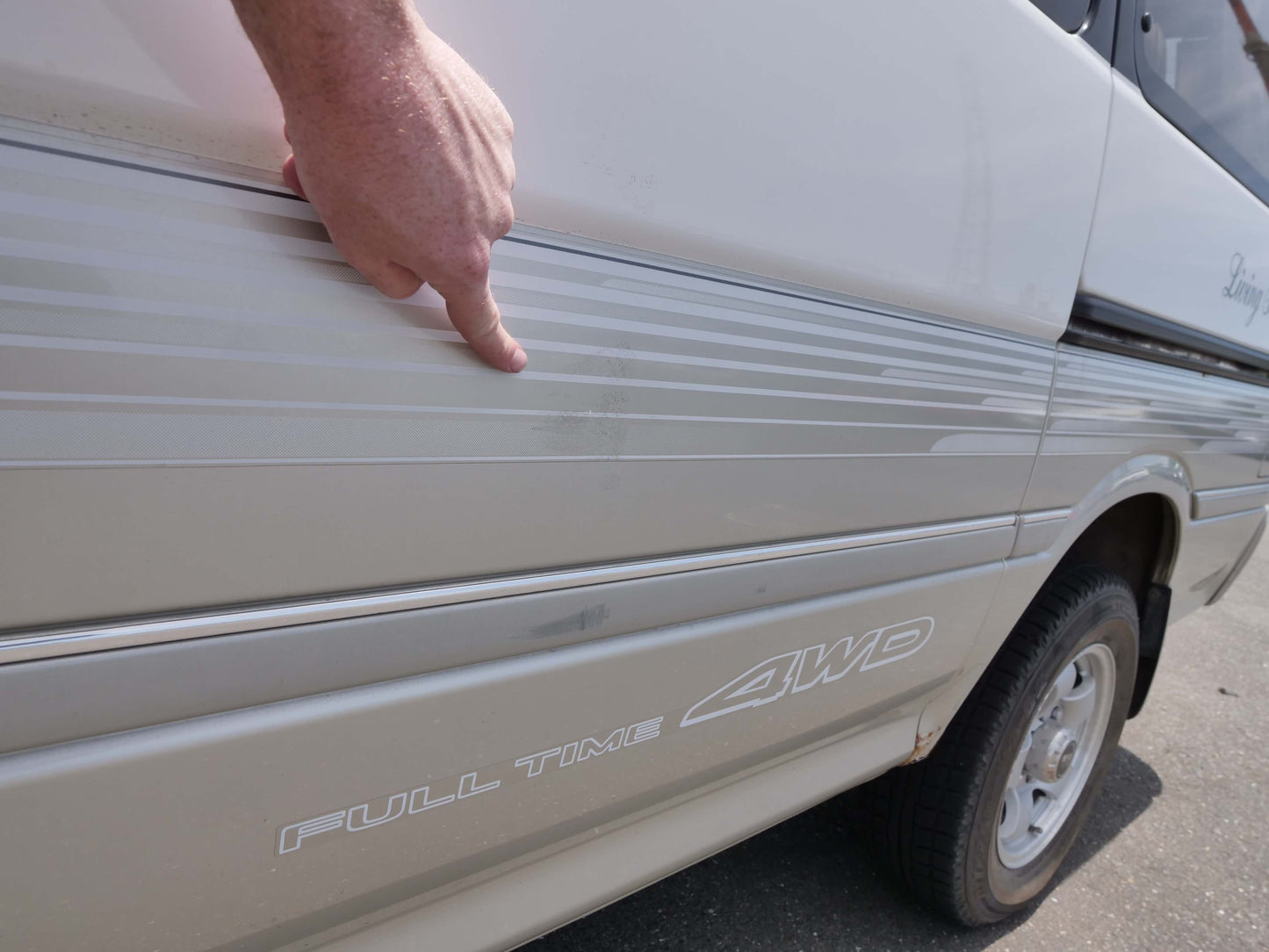 1995 TOYOTA HIACE SUPER CUSTOM 4WD DIESEL VAN