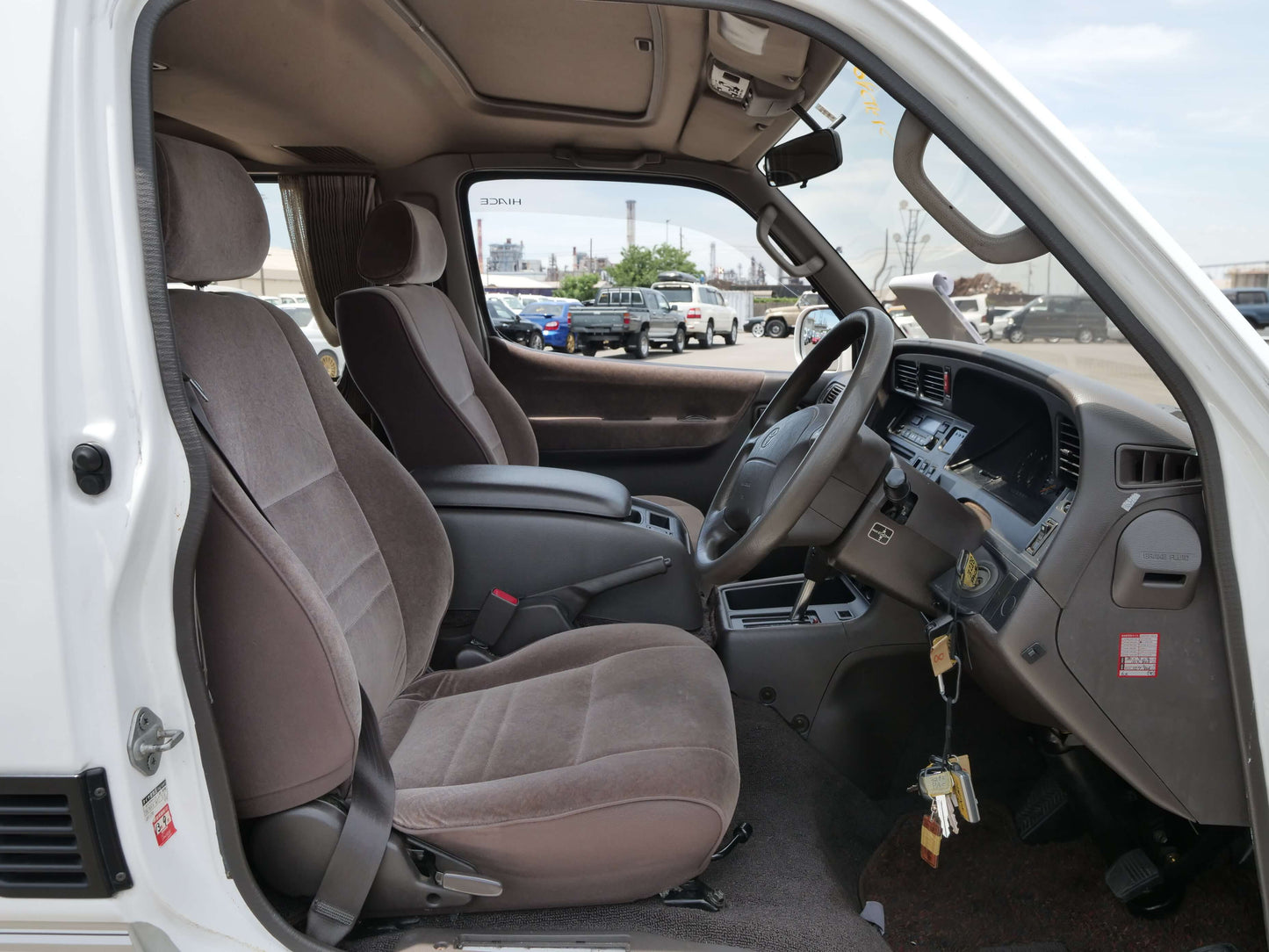 1995 TOYOTA HIACE SUPER CUSTOM 4WD DIESEL VAN