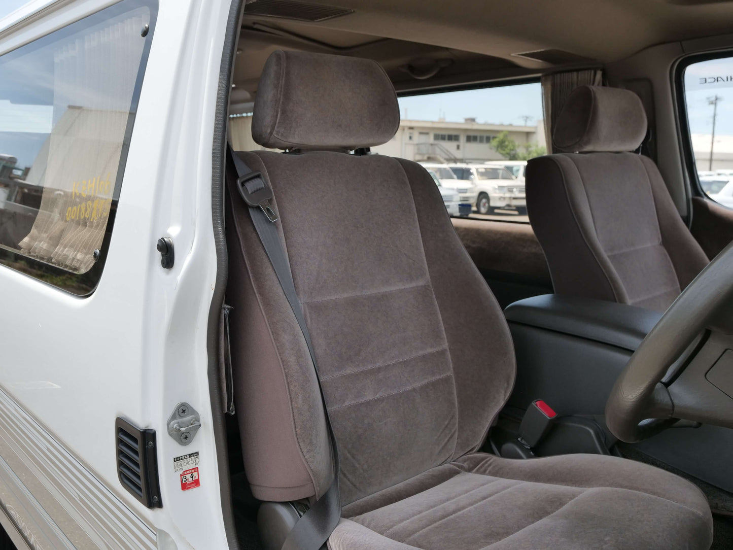 1995 TOYOTA HIACE SUPER CUSTOM 4WD DIESEL VAN