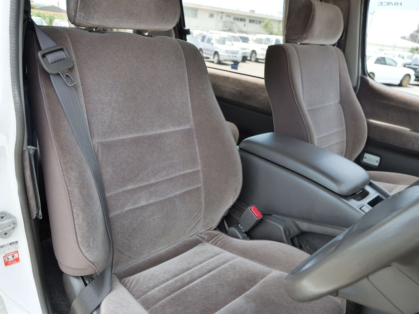 1995 TOYOTA HIACE SUPER CUSTOM 4WD DIESEL VAN