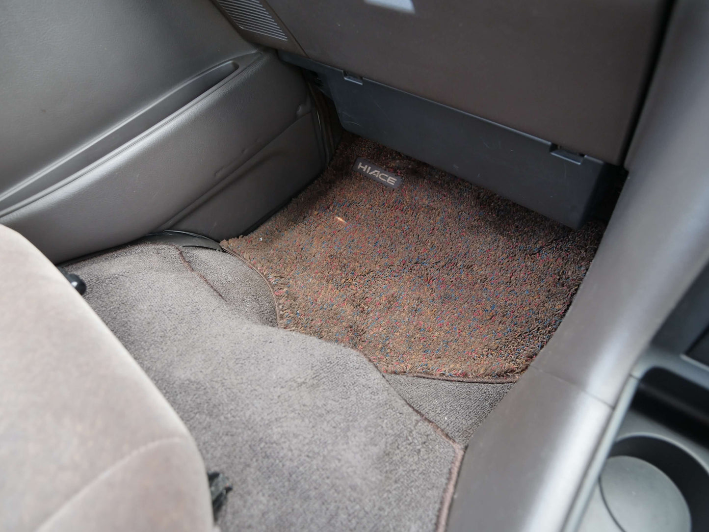 1995 TOYOTA HIACE SUPER CUSTOM 4WD DIESEL VAN