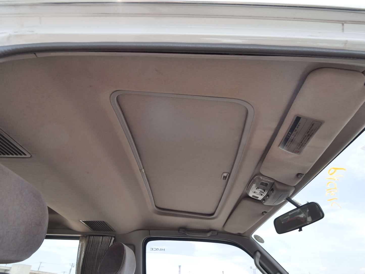 1995 TOYOTA HIACE SUPER CUSTOM 4WD DIESEL VAN