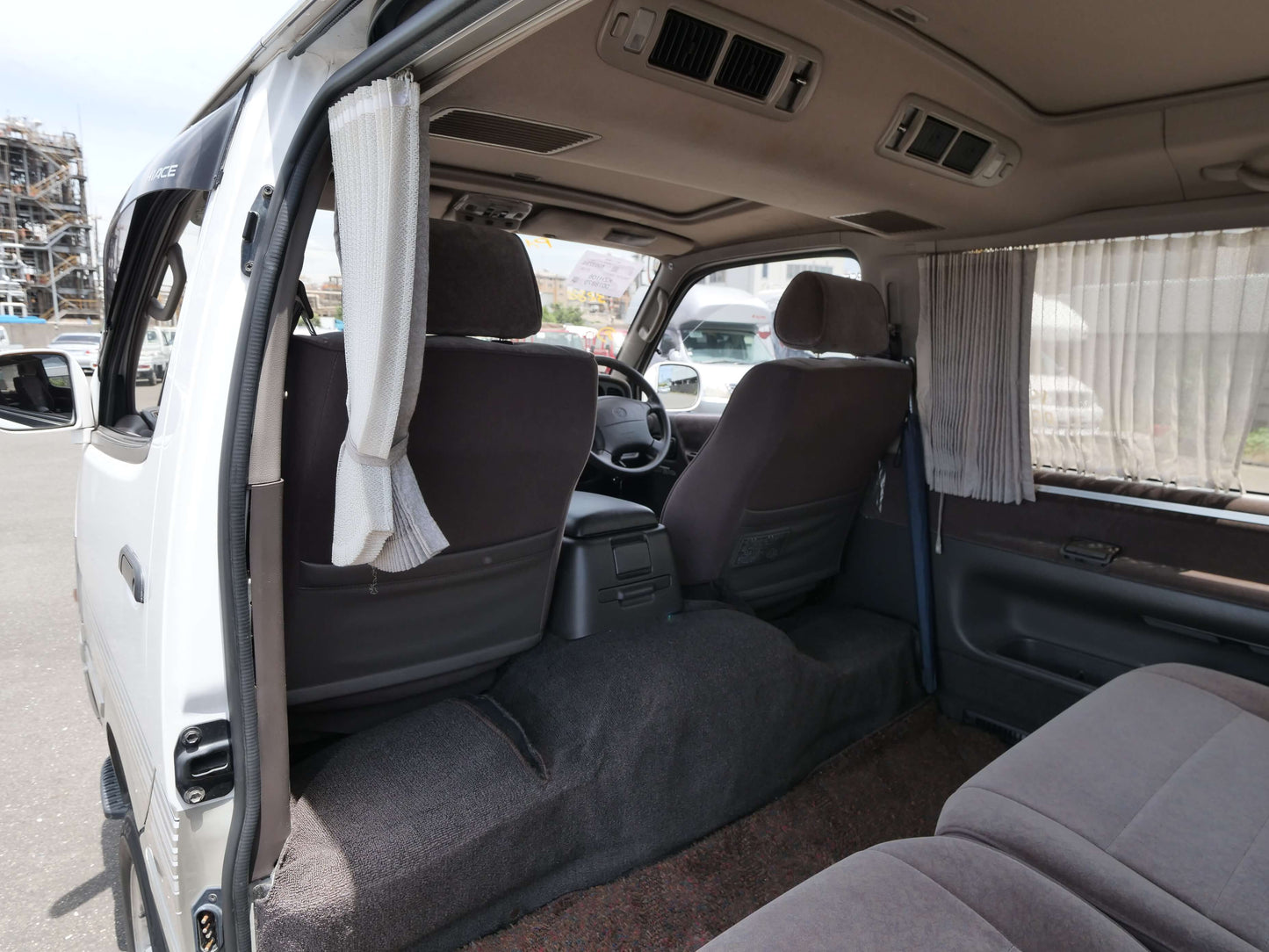 1995 TOYOTA HIACE SUPER CUSTOM 4WD DIESEL VAN