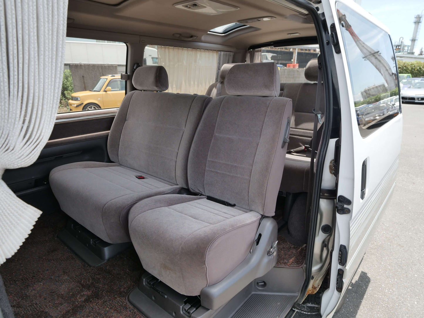 1995 TOYOTA HIACE SUPER CUSTOM 4WD DIESEL VAN