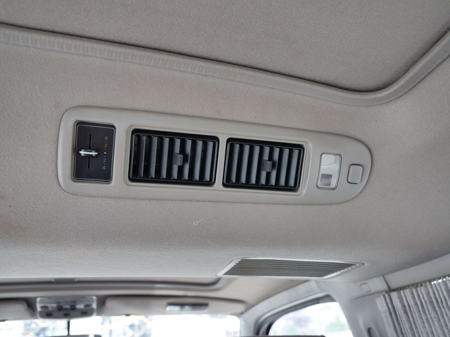 1995 TOYOTA HIACE SUPER CUSTOM 4WD DIESEL VAN
