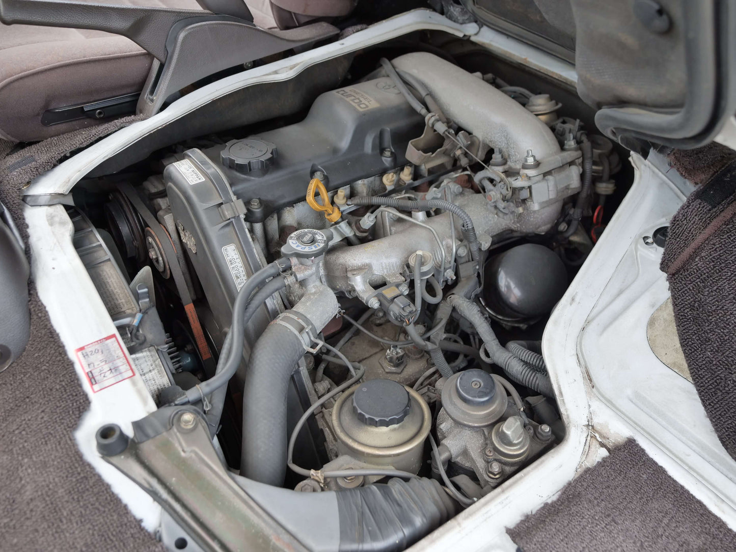 1995 TOYOTA HIACE SUPER CUSTOM 4WD DIESEL VAN