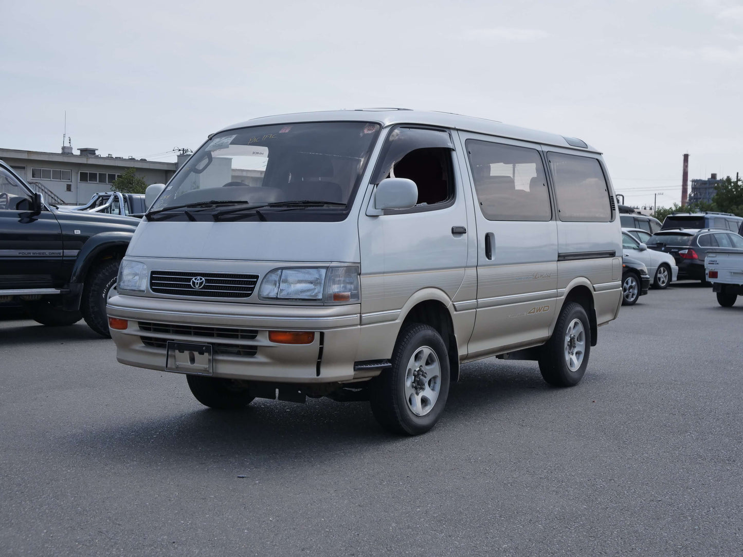 1995 TOYOTA HIACE SUPER CUSTOM LIMITED 4WD VAN