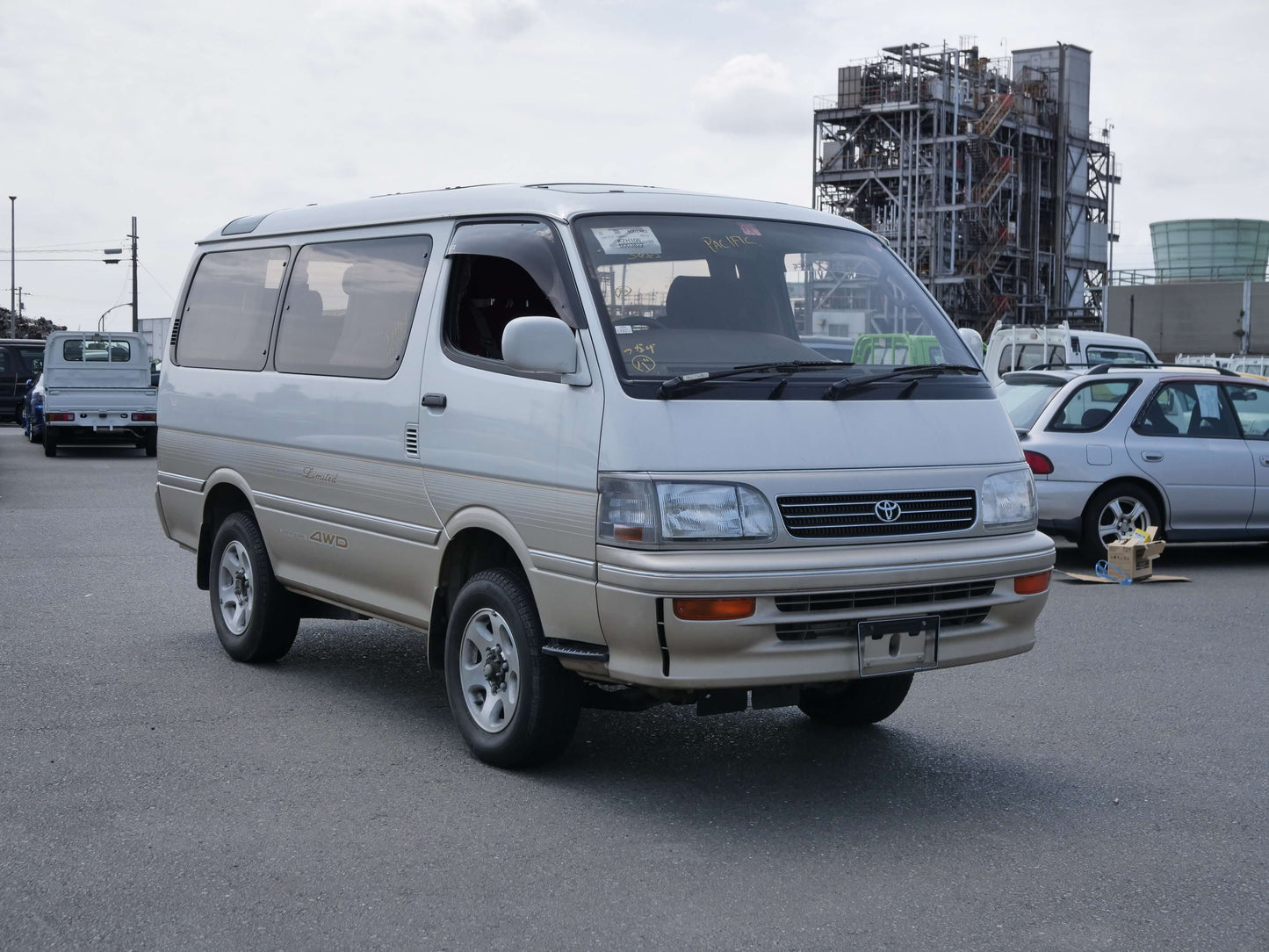 1995 TOYOTA HIACE SUPER CUSTOM LIMITED 4WD VAN
