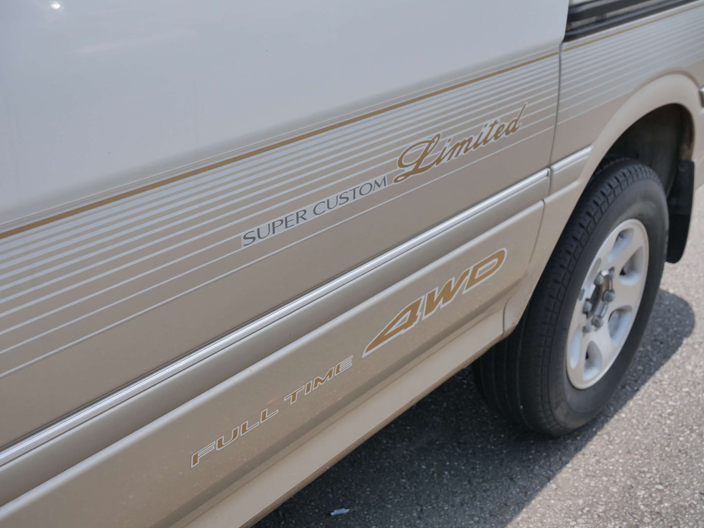1995 TOYOTA HIACE SUPER CUSTOM LIMITED 4WD VAN