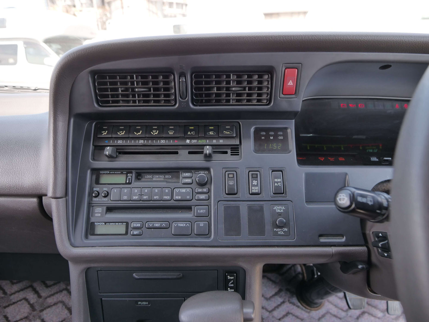 1995 TOYOTA HIACE SUPER CUSTOM LIMITED 4WD VAN