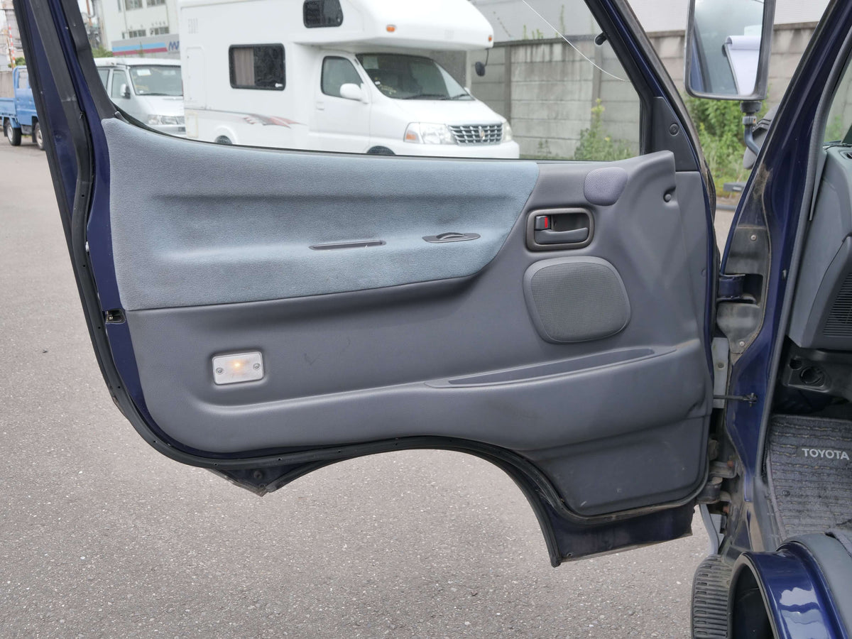 1996 TOYOTA HIACE SUPER CUSTOM 4WD VAN