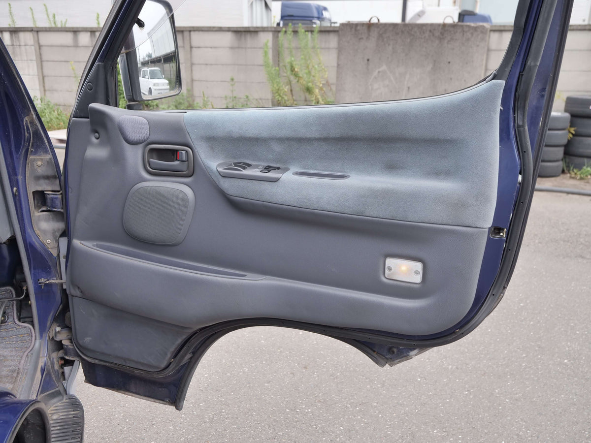 1996 TOYOTA HIACE SUPER CUSTOM 4WD VAN