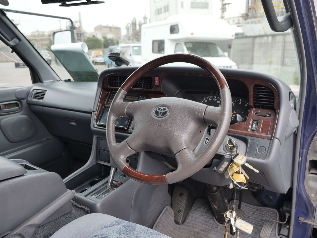 1996 TOYOTA HIACE SUPER CUSTOM 4WD VAN