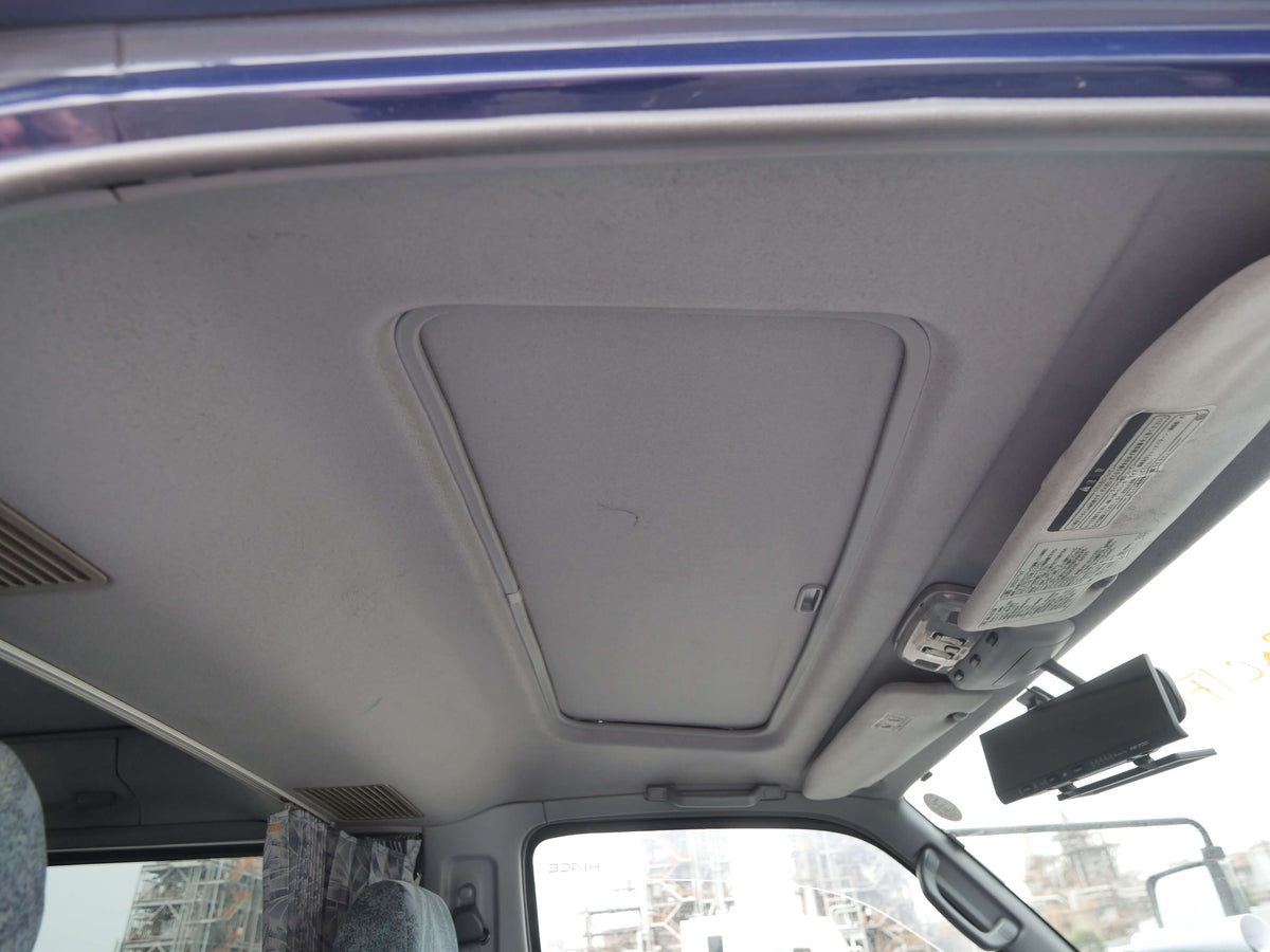 1996 TOYOTA HIACE SUPER CUSTOM 4WD VAN
