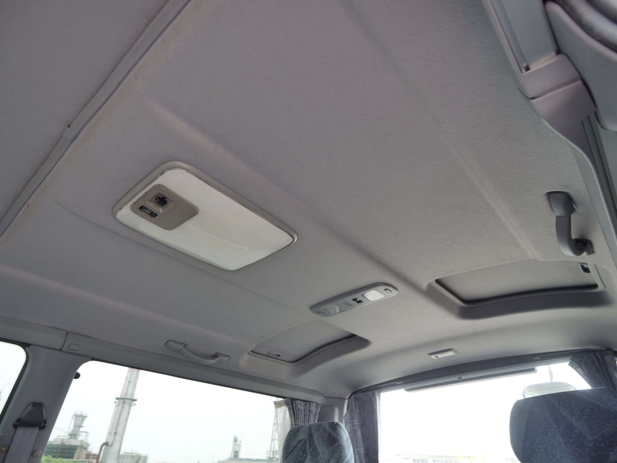 1996 TOYOTA HIACE SUPER CUSTOM 4WD VAN